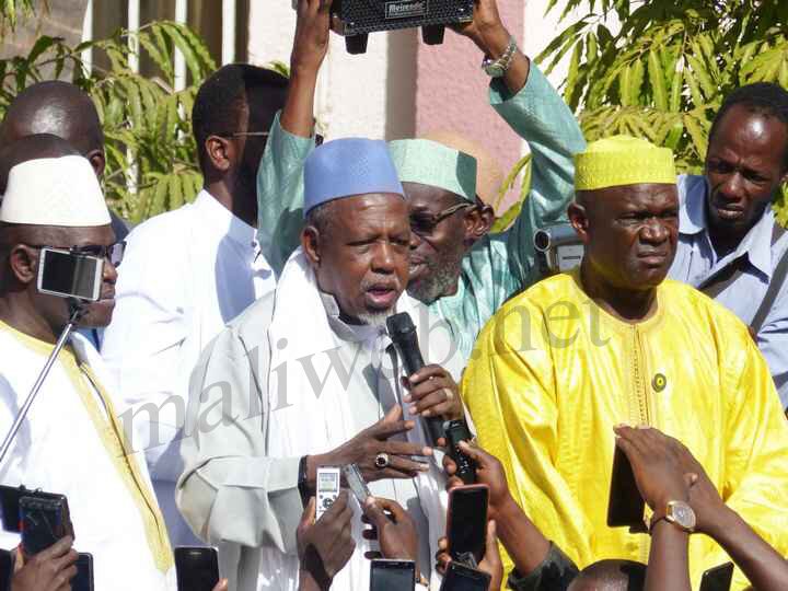 Contre l’homosexualité: l’Imam Dicko tient son meeting, les policiers chassés